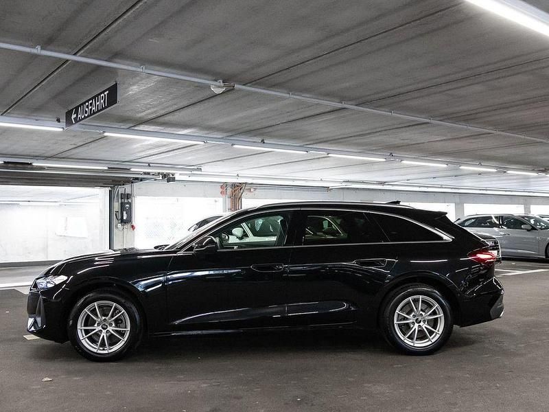 Gebraucht Audi A5 Sport 204 PS (150 kW) 2025 Mythosschwarz metallic Kombi