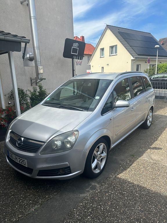 Silber Gebraucht 2006 Opel Zafira Van / Kleinbus | 2.600 € (Guter Preis) - Bild 1/4