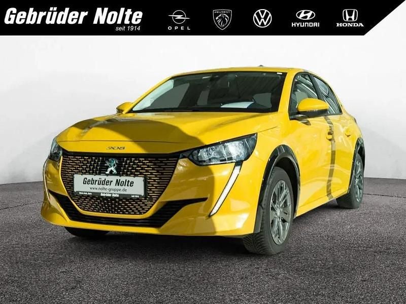 Gelb Gebraucht 2021 Peugeot e-208 Active Kleinwagen | 15.490 € (Fairer Preis) - Bild 1/4