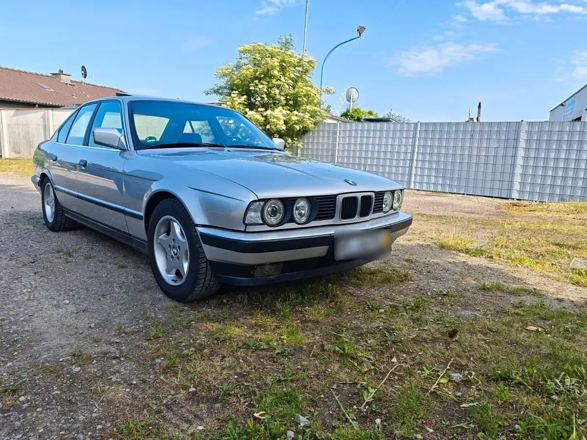 Gebraucht BMW 520 150 PS (110 kW) 1991 Silber Limousine