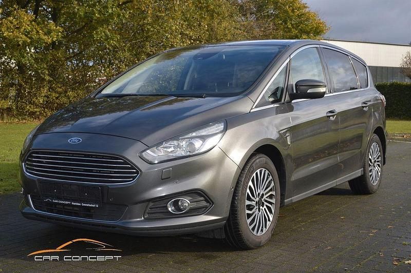 Grau Gebraucht 2019 Ford S-MAX Titanium Van / Kleinbus | 13.980 € (Guter Preis) - Bild 1/4