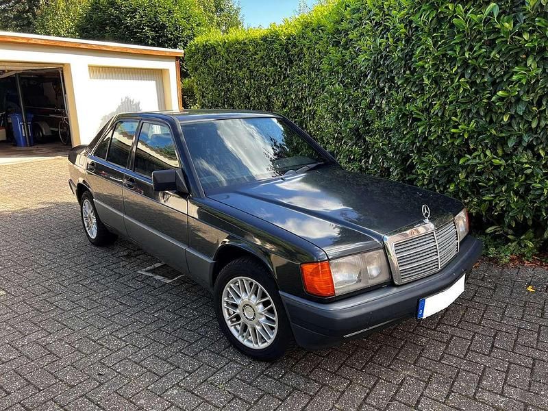 Gebraucht Mercedes 190 109 PS (80 kW) 1991 Schwarz Limousine