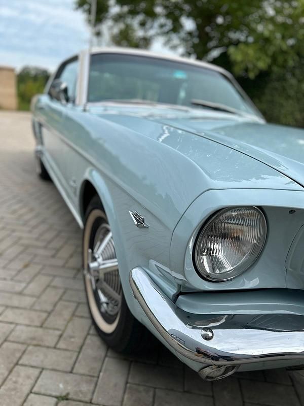 Gebraucht Ford V8 200 PS (147 kW) 1965 Andere farben Coupé