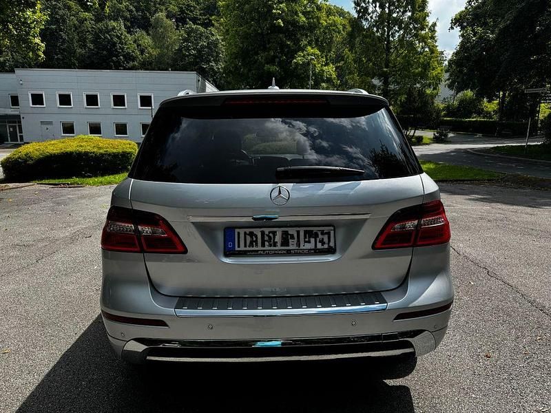 Gebraucht Mercedes ML350 258 PS (189 kW) 2014 Grau SUV