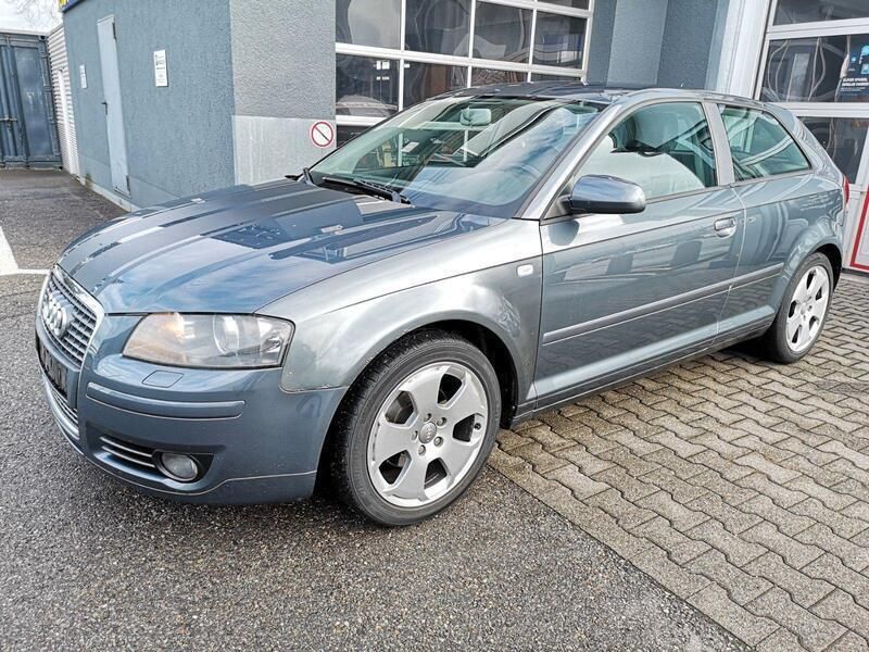 Grau Gebraucht 2005 Audi A3 Ambition Limousine | 650 € (Superpreis) - Bild 1/4