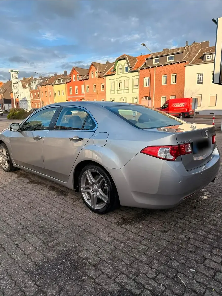 Gebraucht Honda Accord Executive 156 PS (114 kW) 2008 Silber Limousine