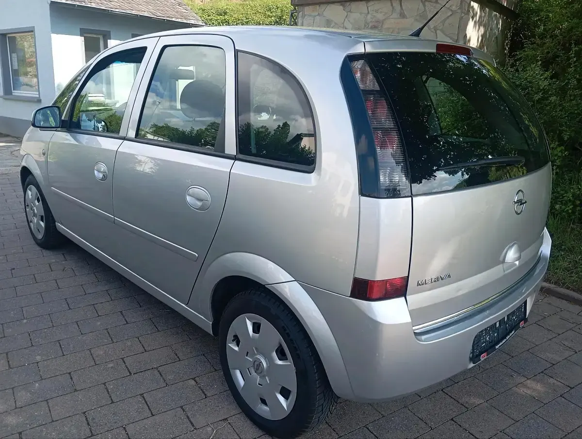 Gebraucht Opel Meriva 90 PS (66 kW) 2009 Silber Van / Kleinbus
