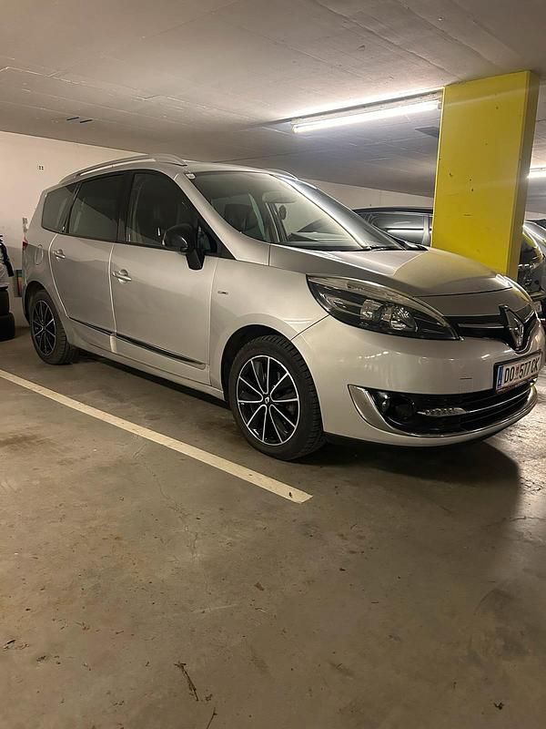 Silber Gebraucht 2014 Renault Grand Scénic III Van / Kleinbus | 5.000 € (Etwas zu teuer) - Bild 1/3