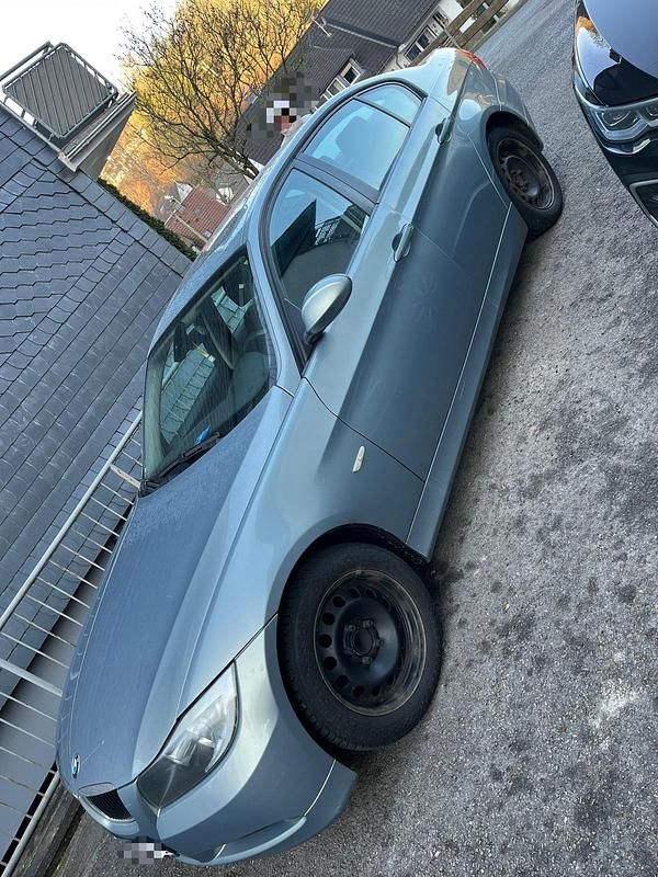 Gebraucht BMW 318 129 PS (94 kW) 2007 Andere farben Limousine