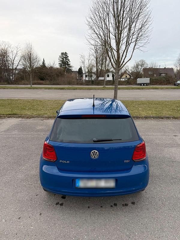 Gebraucht VW Polo 105 PS (77 kW) 2013 Blau Kleinwagen