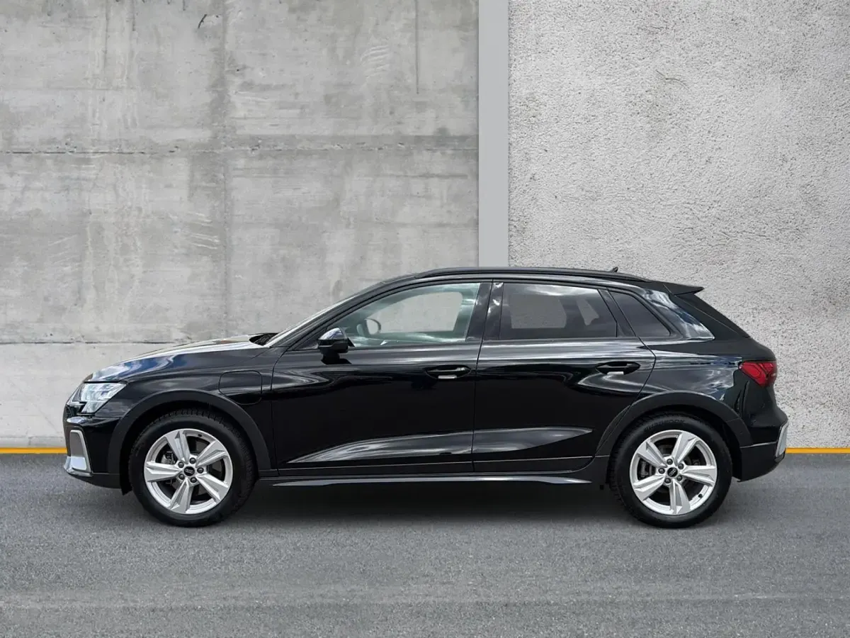 Gebraucht Audi A3 e-tron Ambiente 204 PS (150 kW) 2026 Mythosschwarz metallic Kleinwagen