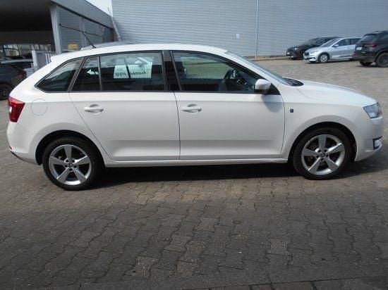 Gebraucht Skoda Rapid Elegance 105 PS (77 kW) 2013 Weiß Kleinwagen