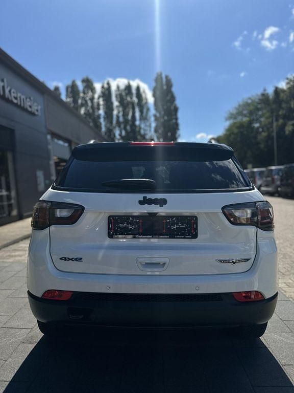 Gebraucht Jeep Compass Trailhawk 179 PS (131 kW) 2023 Alpine white vr296 (weiß) SUV