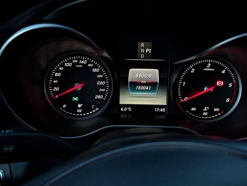 Gebraucht Mercedes C180 Avantgarde 116 PS (85 kW) 2016 Schwarz Limousine