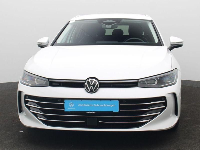 Gebraucht VW Passat Elegance 150 PS (110 kW) 2025 Oryxweiß perlmutteffekt Kombi
