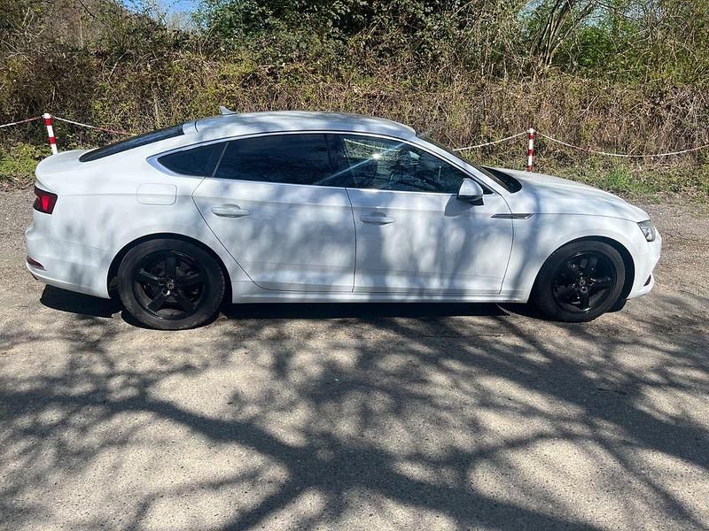Gebraucht Audi A5 Sportback Design 190 PS (139 kW) 2017 Weiß Kleinwagen