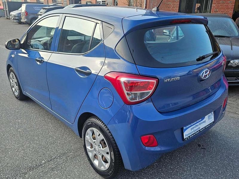 Gebraucht Hyundai i10 Trend 67 PS (49 kW) 2014 Blau Kleinwagen