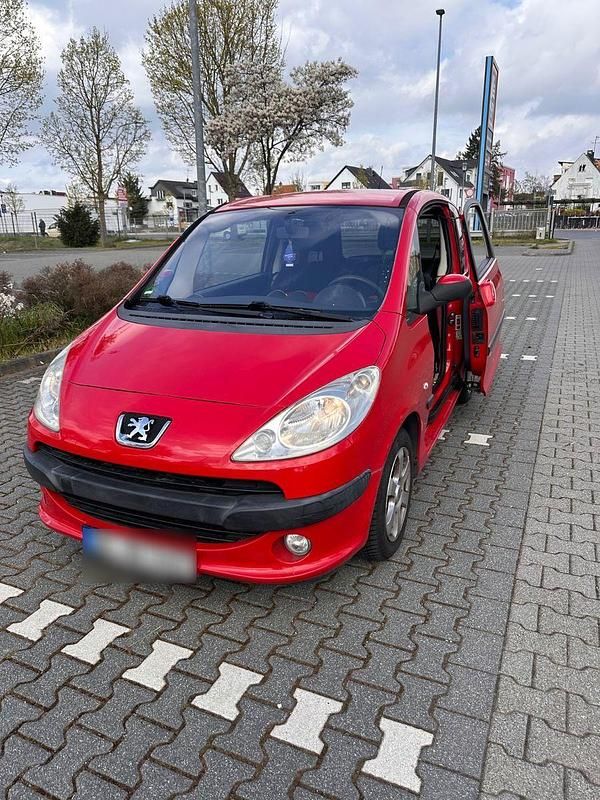 Gebraucht Peugeot 1007 88 PS (64 kW) 2005 Rot Van / Kleinbus
