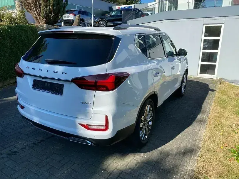 Gebraucht SsangYong Rexton Sapphire 203 PS (149 kW) 2024 Weiss SUV
