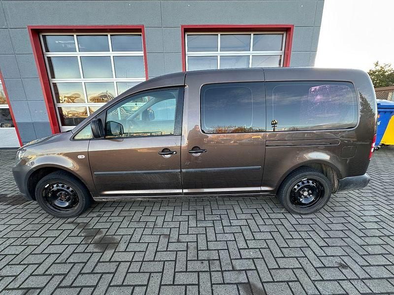 Gebraucht VW Caddy Maxi 102 PS (75 kW) 2011 Braun Van / Kleinbus