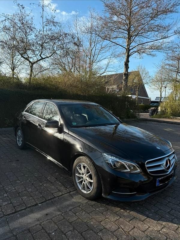 Second-hand Mercedes E300 231 CP (169 kW) 2014 Negru Berlinǎ