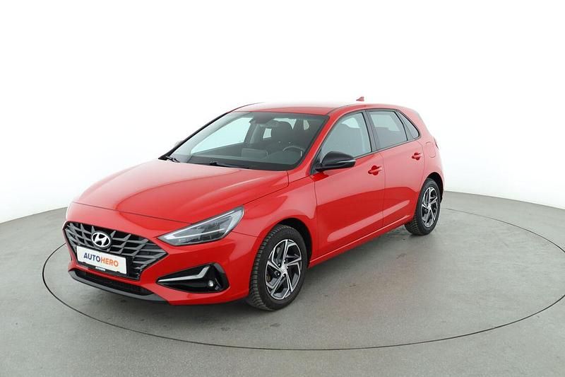 Rot Gebraucht 2020 Hyundai i30 Intro Edition Limousine | 14.290 € (Fairer Preis) - Bild 1/3