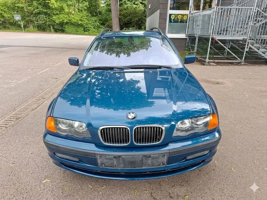 Używany BMW 330 184 KM (135 kW) 2000 Niebieski Kombi