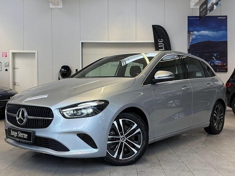 Silber Gebraucht 2024 Mercedes B220 Advanced Van / Kleinbus | 33.450 € (Superpreis) - Bild 1/4