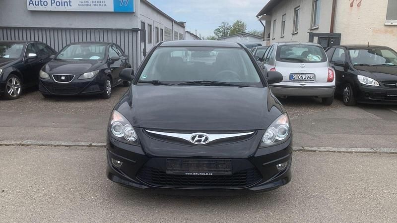 Gebraucht Hyundai i30 90 PS (66 kW) 2012 Schwarz Limousine