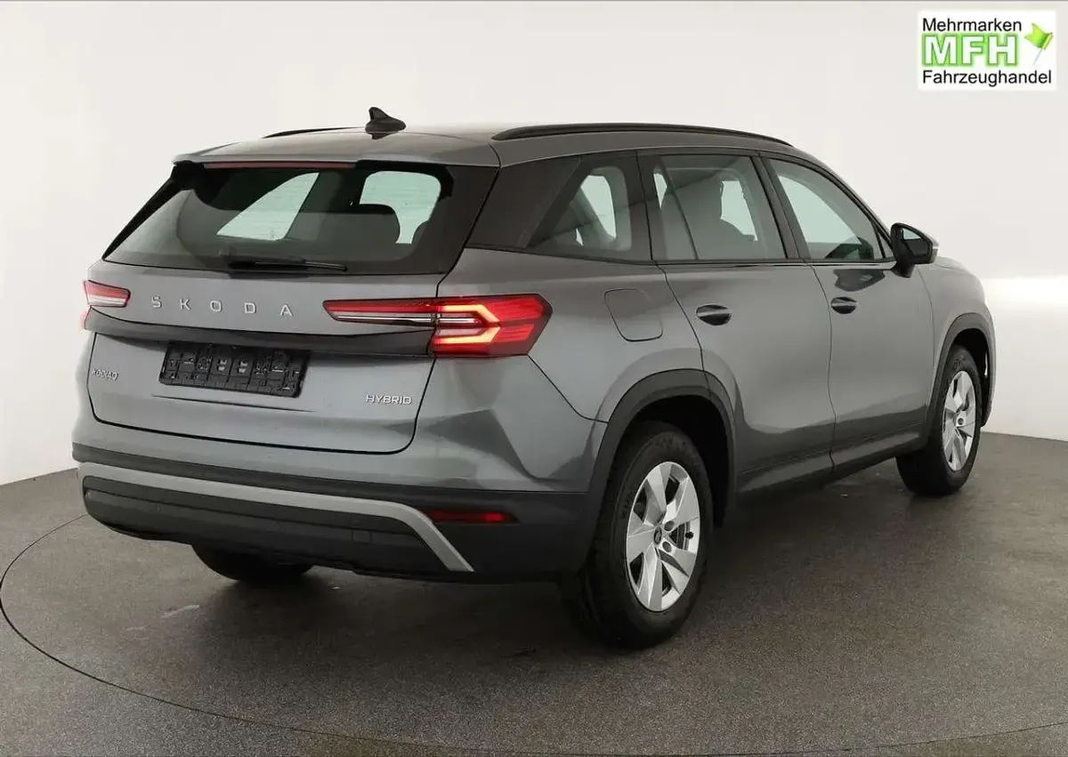 Neu Skoda Kodiaq Selection 150 PS (110 kW) 2026 Graphite grau metallic SUV