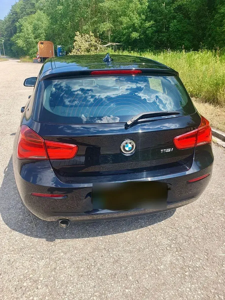Gebraucht BMW 116 109 PS (80 kW) 2015 Schwarz Kleinwagen