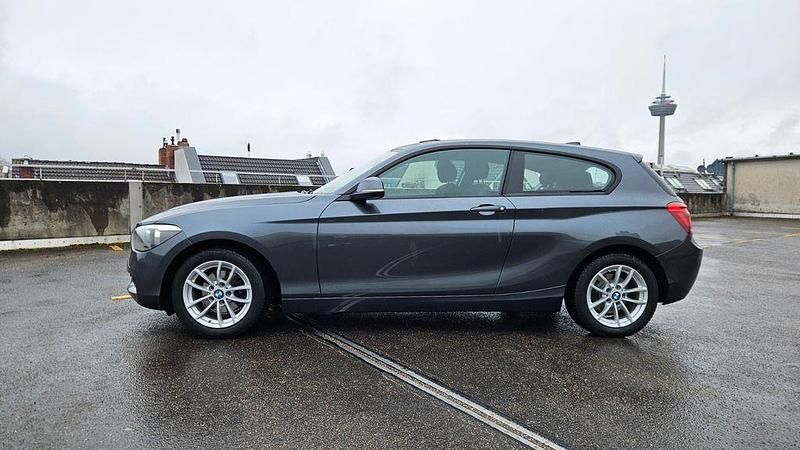 Gebraucht BMW 114 Advantage 102 PS (75 kW) 2014 Grau Kleinwagen