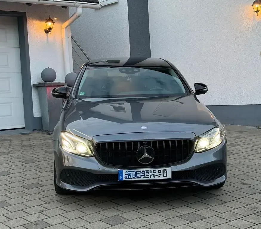 Gebraucht Mercedes 220 194 PS (142 kW) 2016 Grau Limousine