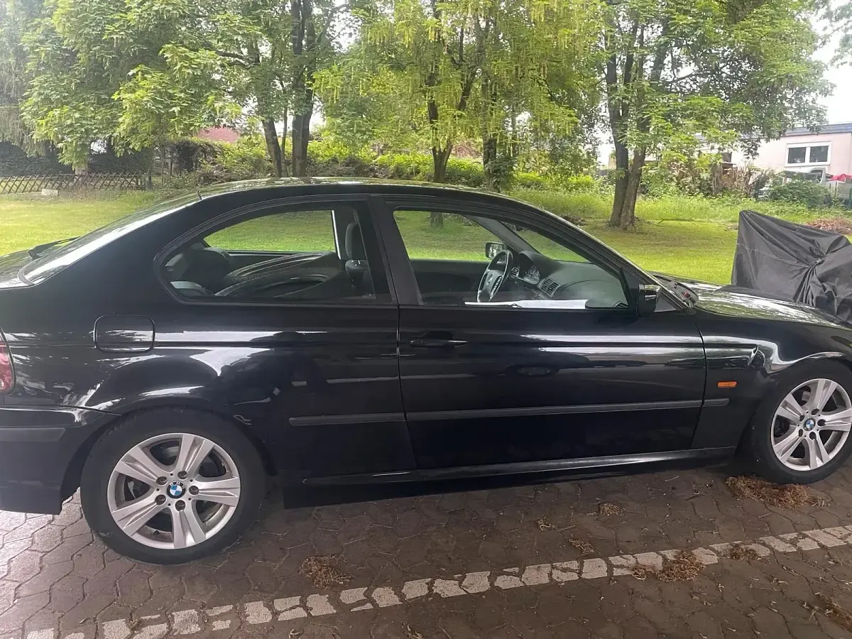 Brugt BMW 318 143 HK (105 kW) 2003 Sort