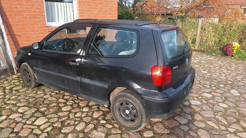 Schwarz Gebraucht 2001 VW Polo Kleinwagen | 300 € (Guter Preis) - Bild 1/3