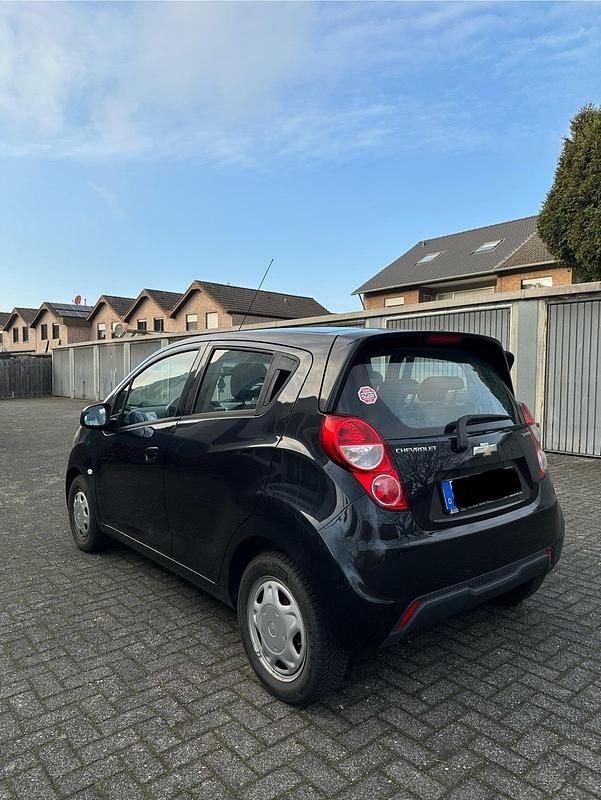 Gebraucht Chevrolet Spark 68 PS (50 kW) 2014 Schwarz Kleinwagen