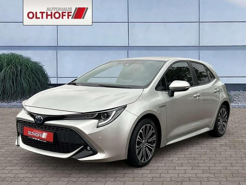 Precious silver Gebraucht 2020 Toyota Corolla Hybrid Team Kleinwagen | 18.790 € (Fairer Preis) - Bild 1/4
