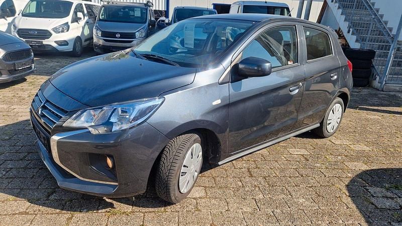 Grau Gebraucht 2023 Mitsubishi Space Star Select Kleinwagen | 9.900 € (Guter Preis) - Bild 1/4