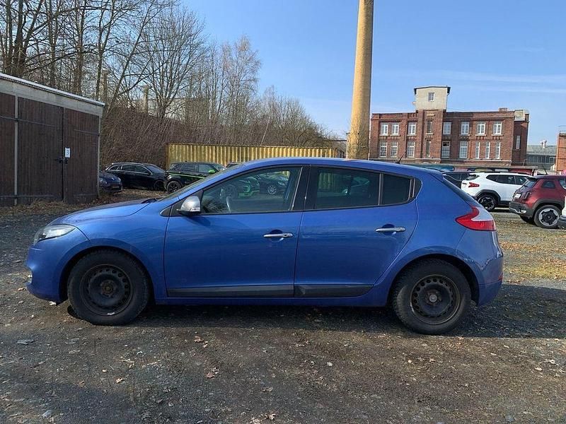Gebraucht Renault Mégane Dynamique 131 PS (96 kW) 2012 Blau Limousine