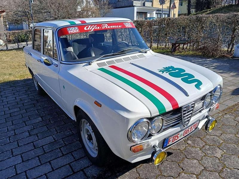 Bianco spino Gebraucht 1971 Alfa Romeo Giulia Super Limousine | 22.990 € - Bild 1/4