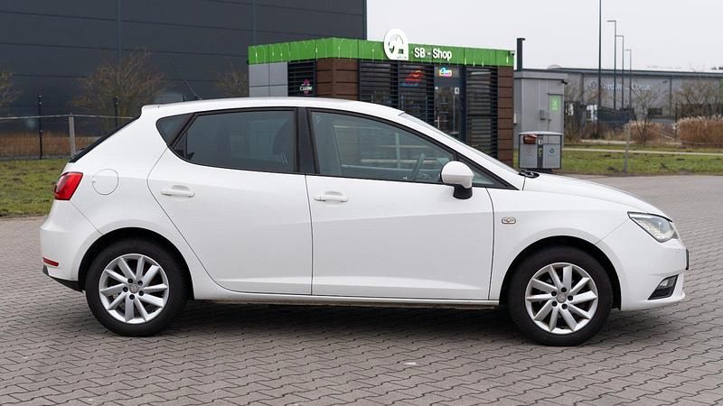 Gebraucht Seat Ibiza 69 PS (50 kW) 2012 Weiß Limousine