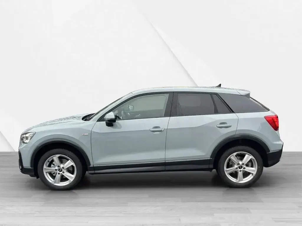 Gebraucht Audi Q2 S-Line 150 PS (110 kW) 2025 Pfeilgrau perleffekt SUV