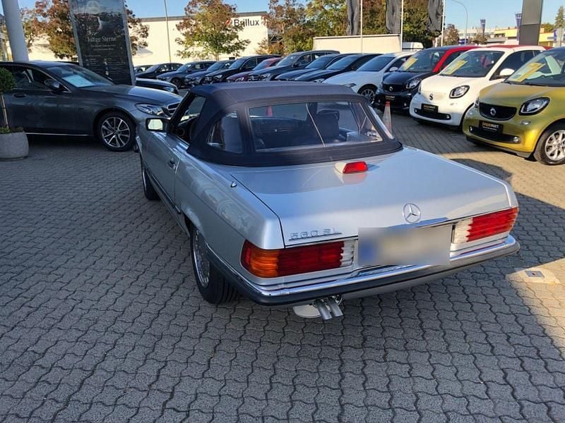 Gebraucht Mercedes 560 227 PS (166 kW) 1986 Silber Cabrio