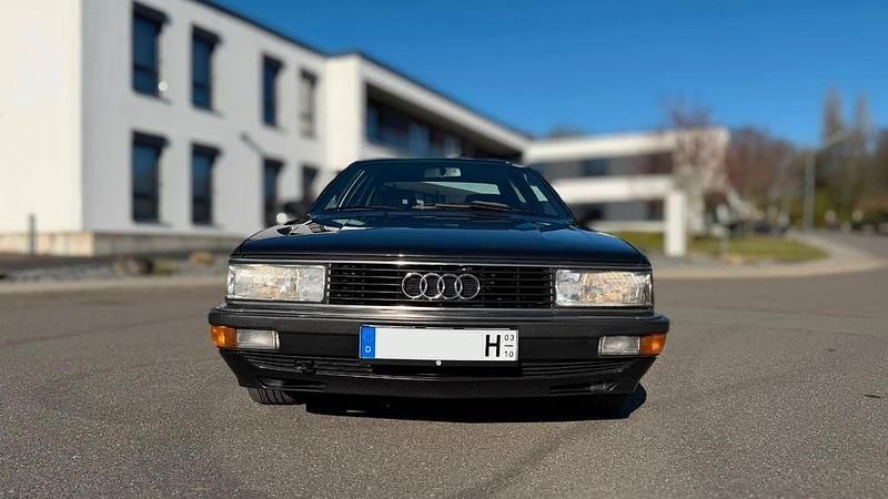 Second-hand Audi 200 Performance 165 CP (121 kW) 1989 Negru Berlinǎ