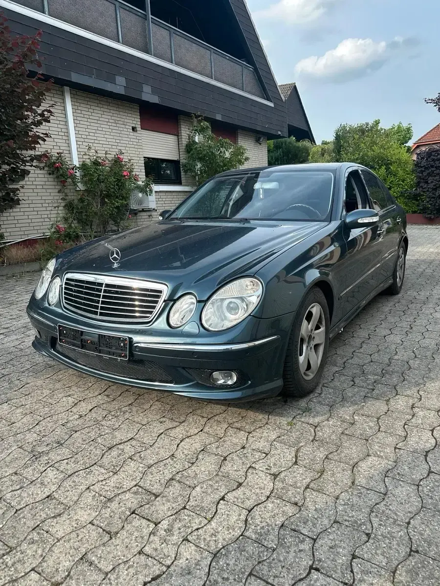 Gebraucht Mercedes E500 306 PS (225 kW) 2002 Andere farben Limousine