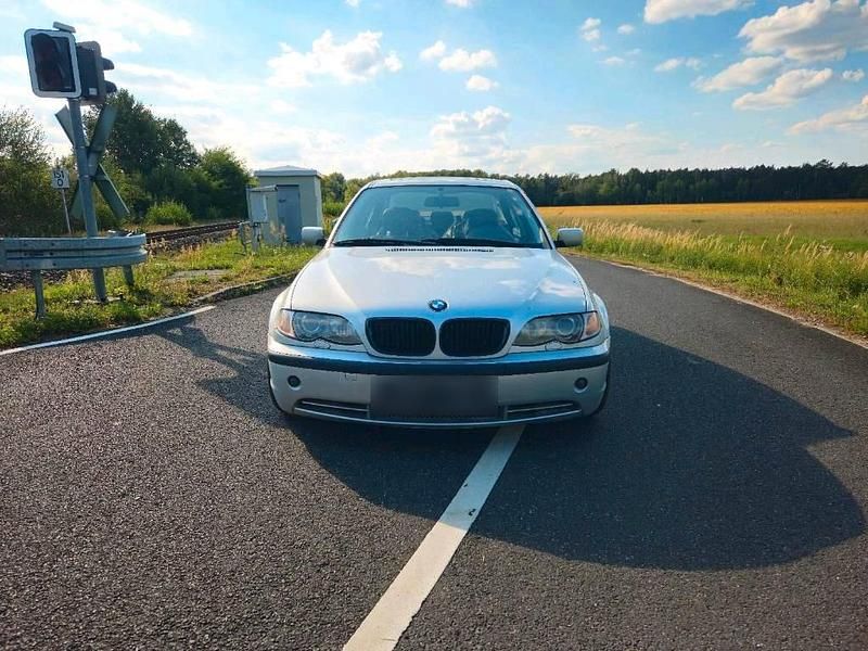 Gebraucht BMW 330 231 PS (169 kW) 2004 Silber Limousine