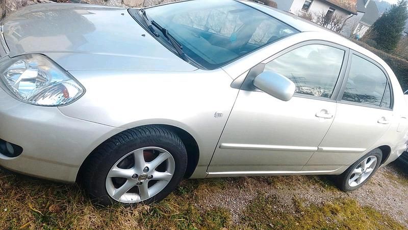 Gebraucht Toyota Corolla 110 PS (80 kW) 2005 Grau Limousine