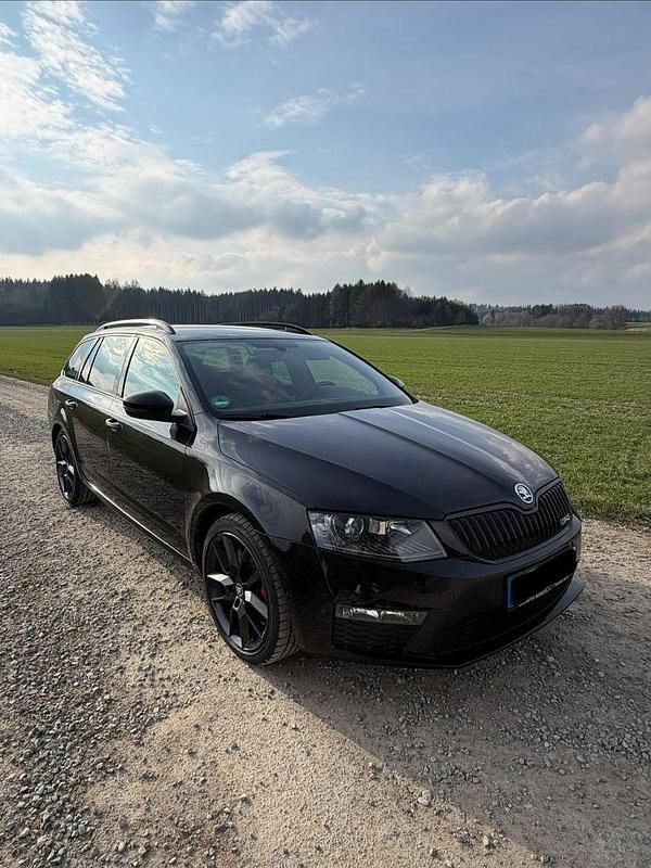 Second-hand Skoda Octavia RS 184 CP (135 kW) 2015 Negru Hatchback