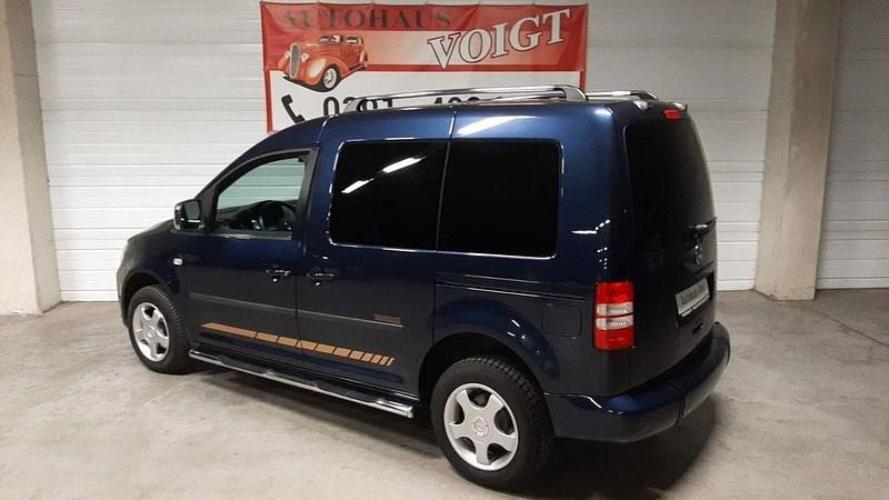 Gebraucht VW Caddy 102 PS (75 kW) 2011 Blau Van / Kleinbus