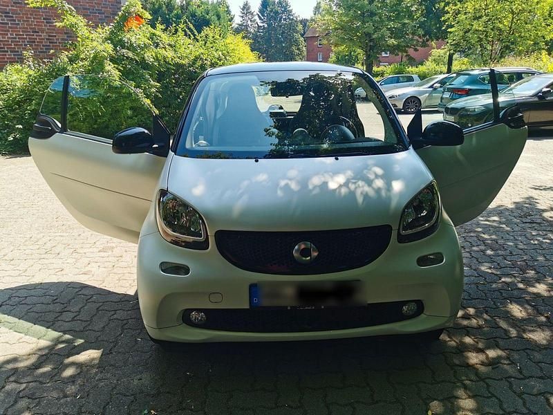 Weiß Gebraucht 2015 Smart ForTwo Coupé Pure Coupé | 7.600 € (Guter Preis) - Bild 1/4